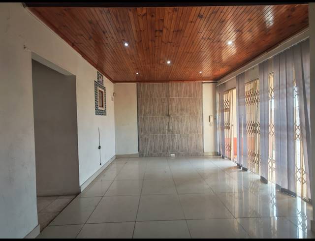3 BEDROOM FREESTANDING FOR SALE IN WOODVIEW
